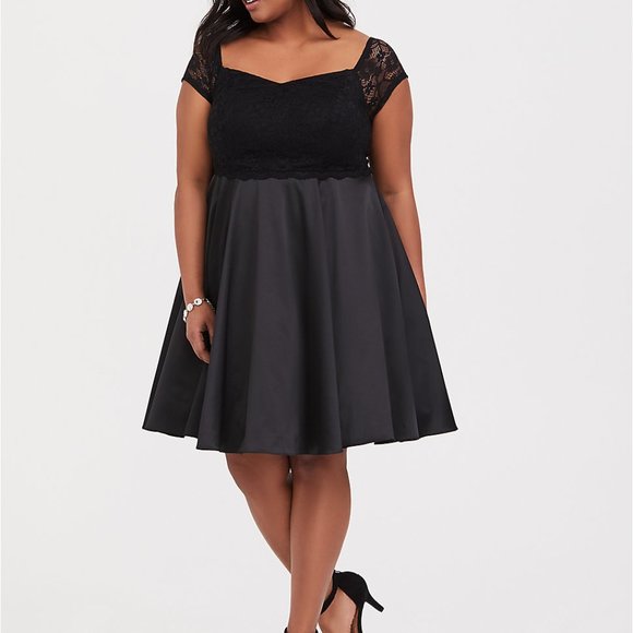 black skater dress size 18
